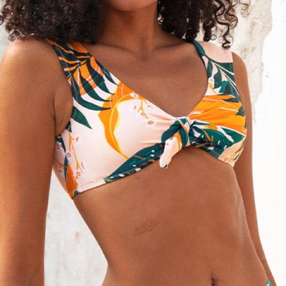 NWT Cupshe Tropical Print Bikini Top size S - Picture 1 of 4